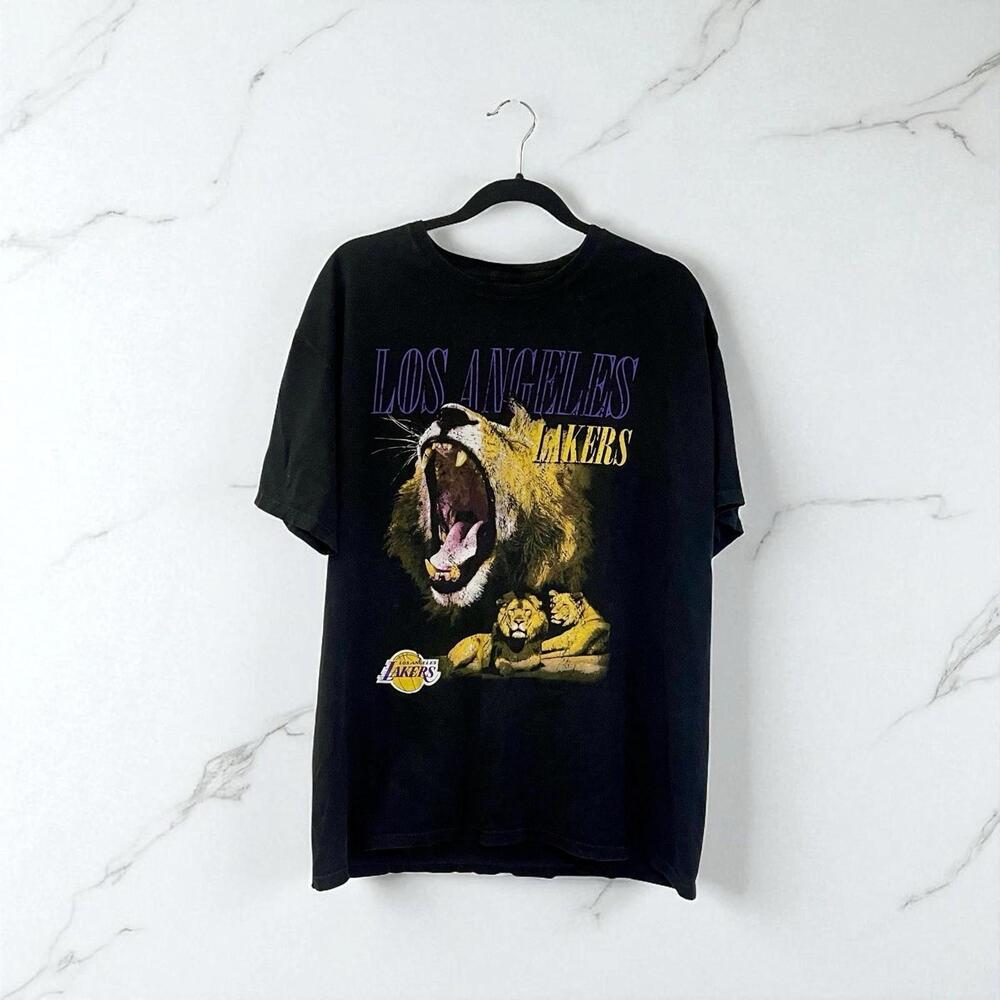 Los Angeles Lakers T-Shirt Lions Y R Young Reckless Large Tshirt T Shirt Tee